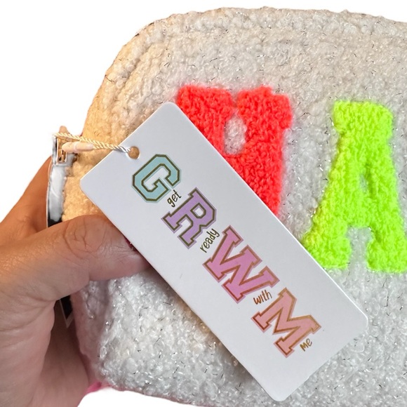 🦋GRWM Sherpa happy cosmetic travel bag - Picture 4 of 5